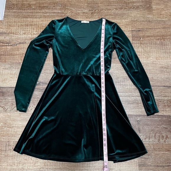 COPPER KEY Dark Emerald Green Velvet Fit & Flare Long Sleeve Dress Size Small - Picture 9 of 10